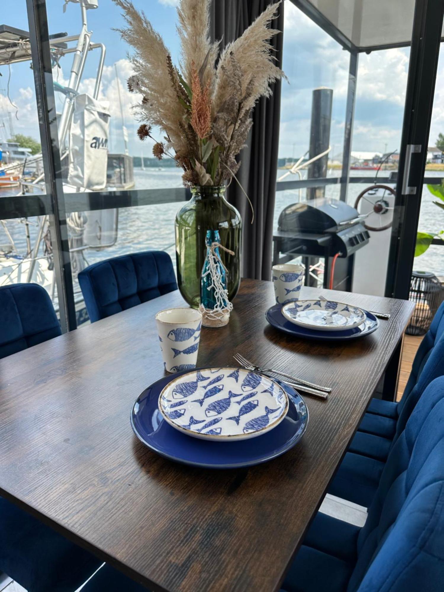 Apartmán Premium Hausboot Trave Traum Lübeck Exteriér fotografie