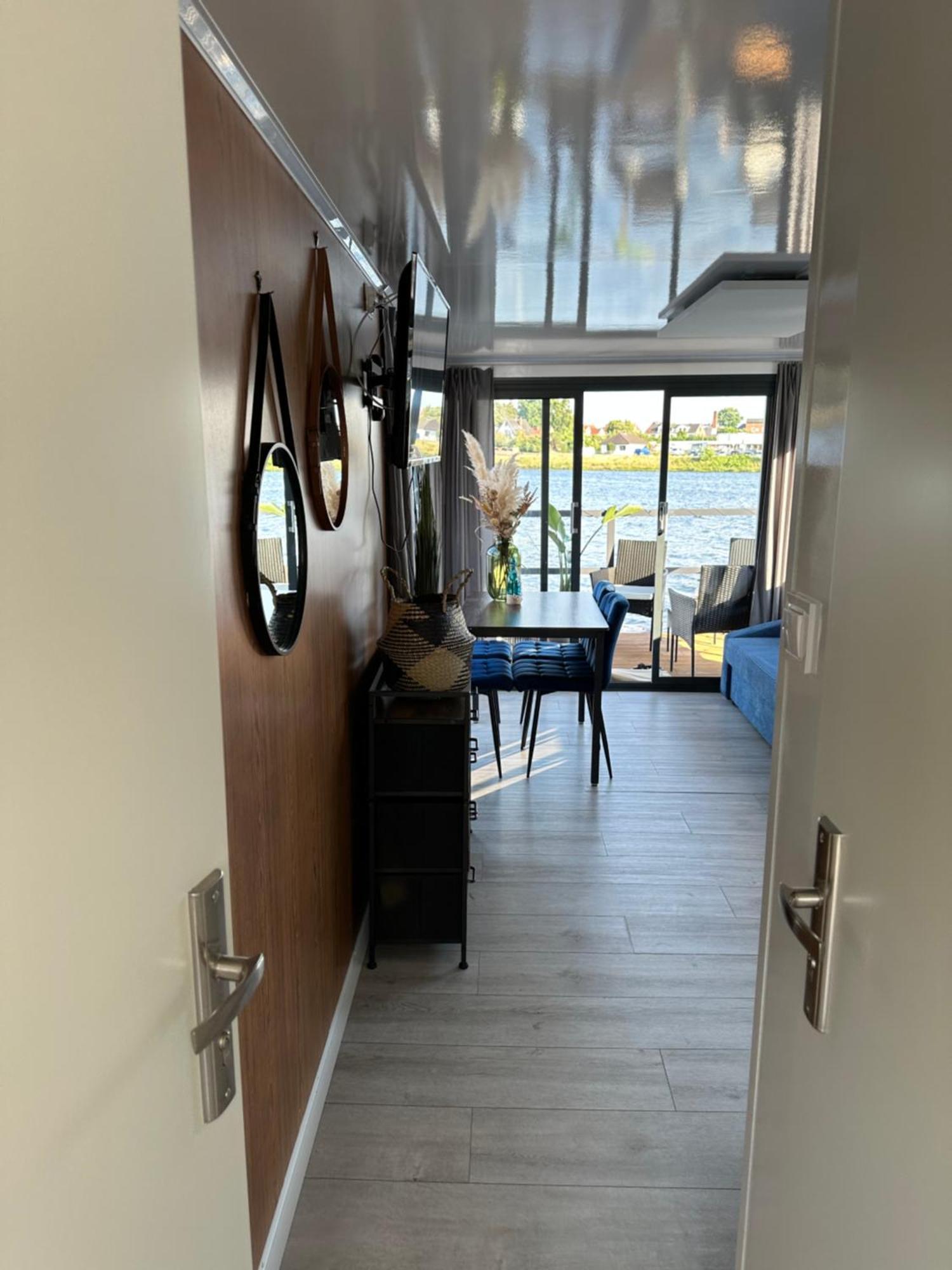 Apartmán Premium Hausboot Trave Traum Lübeck Exteriér fotografie