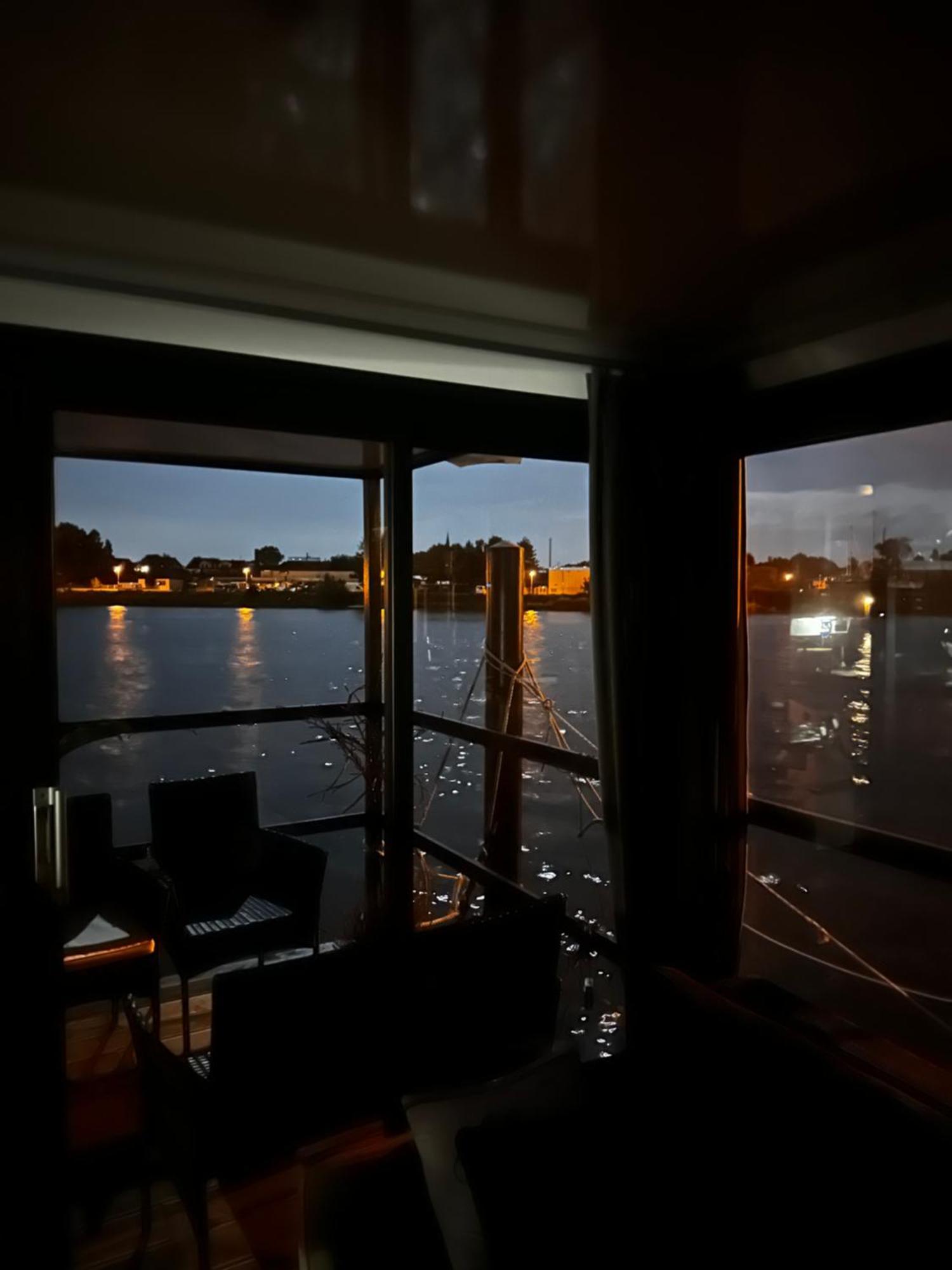 Apartmán Premium Hausboot Trave Traum Lübeck Exteriér fotografie