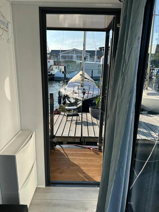 Apartmán Premium Hausboot Trave Traum Lübeck Exteriér fotografie